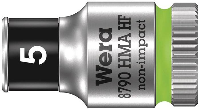 Ein Nahaufnahmebild einer Wera 8790 HMA HF Steckschlüsseleinsatz, das seinen metallischen Glanz und die eingravierte Marken- und Modellbezeichnung hervorhebt.