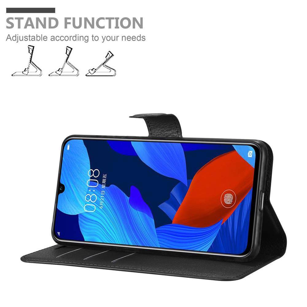Cadorabo Hülle für Huawei NOVA 5 / 5 PRO Schutz Hülle in Schwarz Handyhülle Etui Case Cover Magnetverschluss