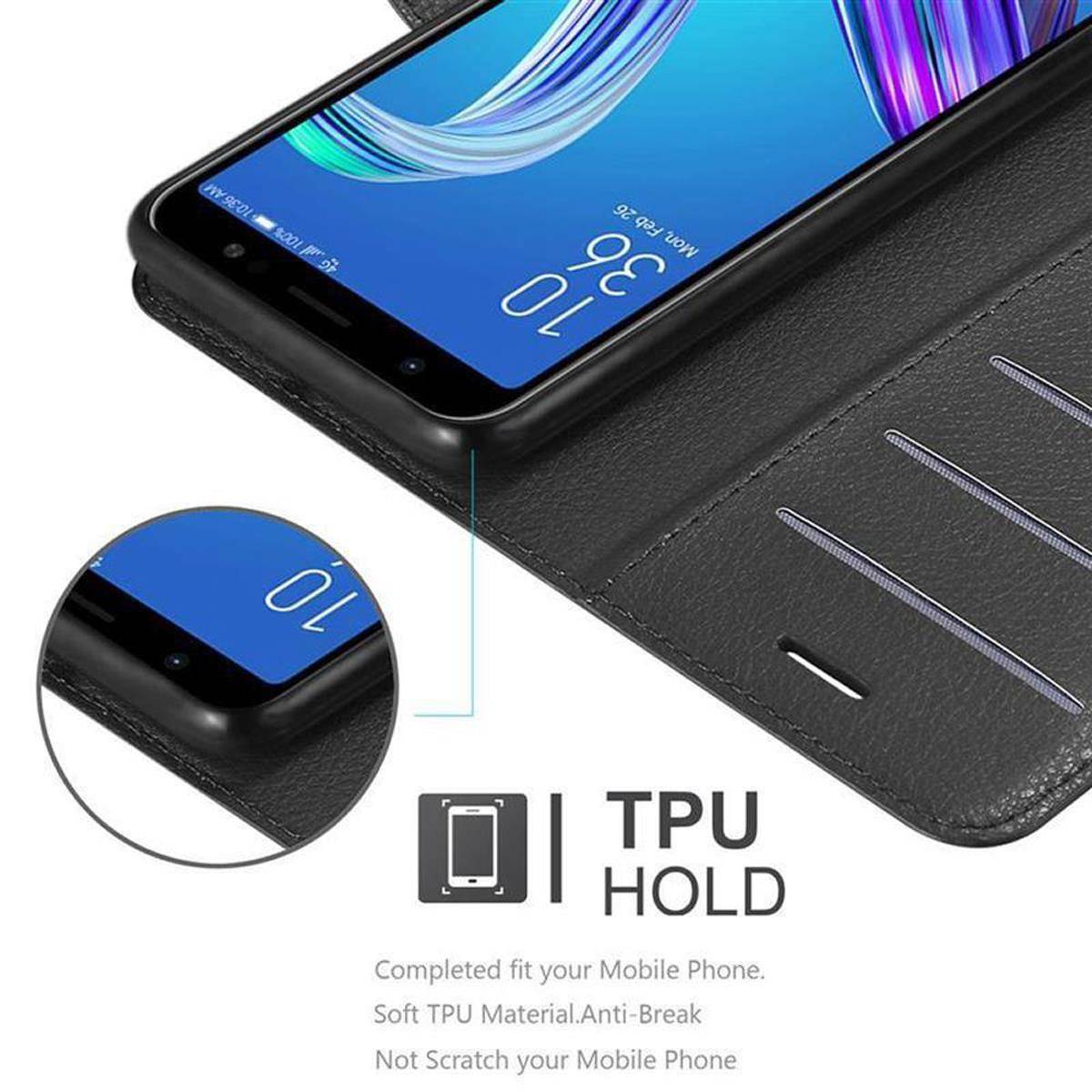 Cadorabo Hülle für Asus ZenFone MAX PRO M1 (6 Zoll) Schutz Hülle in Schwarz Handyhülle Etui Case Cover Magnetverschluss