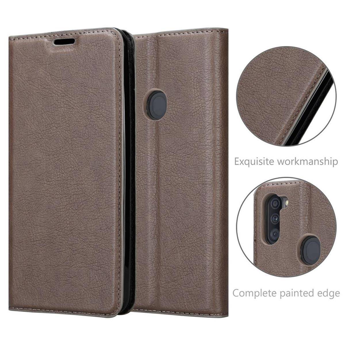 Cadorabo Hülle für Samsung Galaxy A11 / M11 Schutz Hülle in Braun Handyhülle Etui Case Cover Magnetverschluss