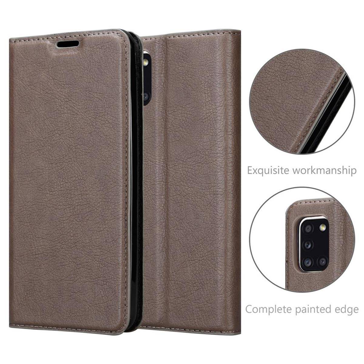 Cadorabo Hülle für Samsung Galaxy A31 Schutz Hülle in Braun Handyhülle Etui Case Cover Magnetverschluss