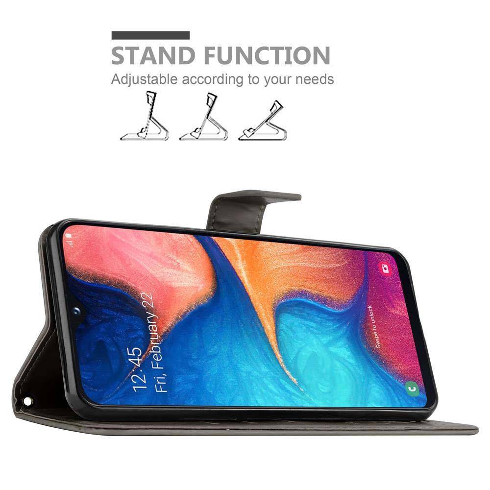 Cadorabo Hülle für Samsung Galaxy A10e / A20e Schutz Hülle in Grau Schutzhülle Handy Hülle Etui Case Blumen Flower