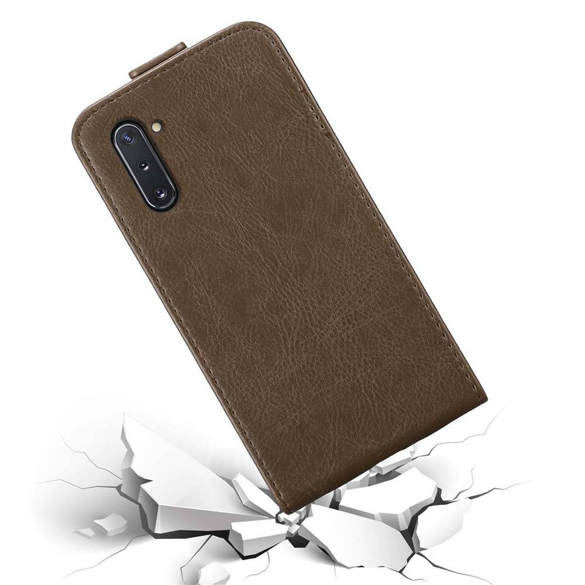 Cadorabo Hülle für Samsung Galaxy NOTE 10 Schutz Hülle in Braun Flip Etui Handyhülle Case Cover