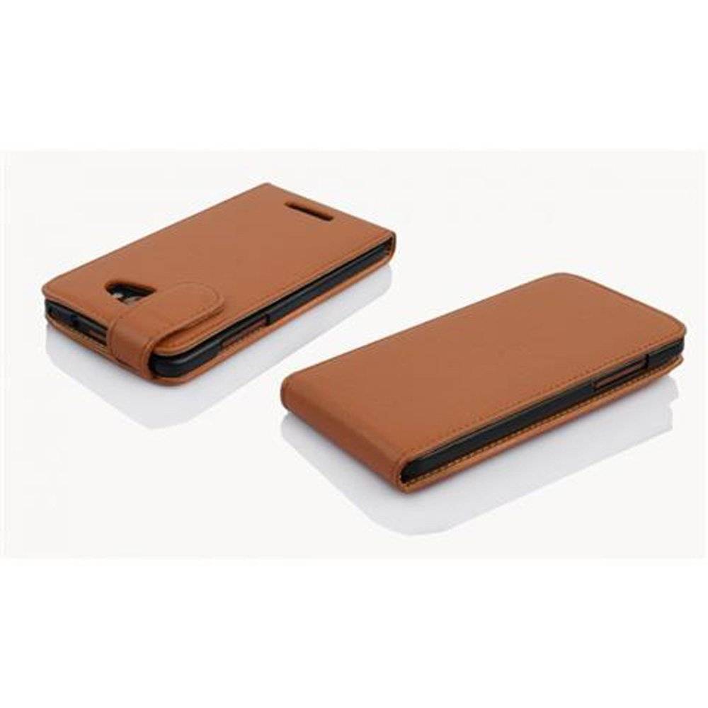 Cadorabo Hülle für HTC Butterfly Hülle in COGNAC BRAUN - Handyhülle im Flip Design aus strukturiertem Textilleder - Case Cover Schutzhülle Etui T