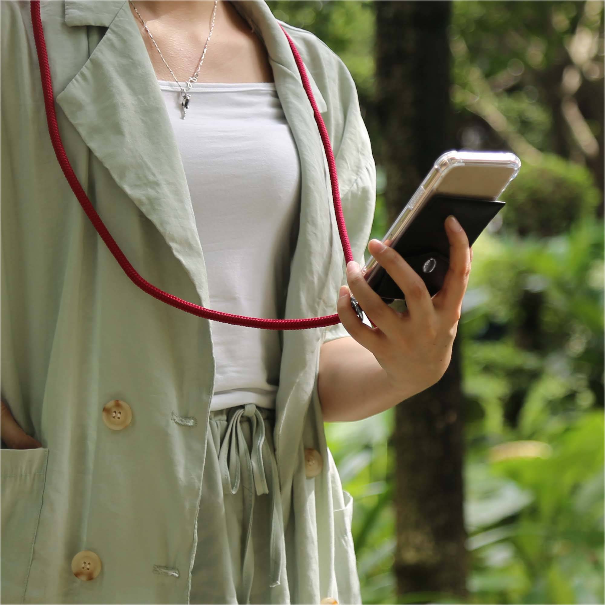 Cadorabo Schutzhülle für Apple iPhone 12 / 12 PRO Hülle in Rot Handy Kette Kordel abnehmbares Etui