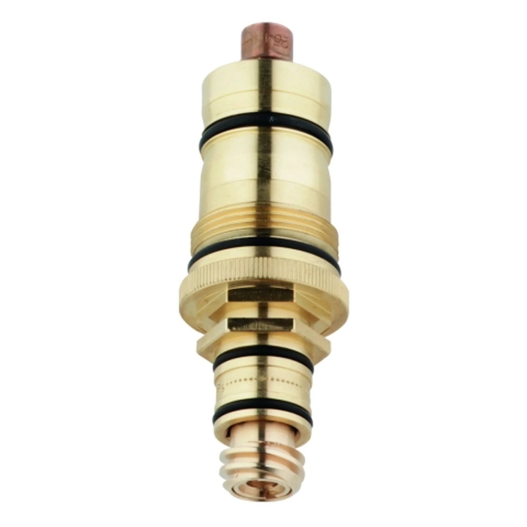 Nahaufnahme einer Messingmechanischer Ventilpatrone mit mehreren schwarzen O-Ringen, isoliert auf weißem Hintergrund dargestellt.