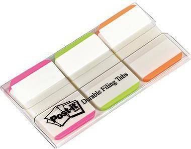 Packung mit Post-it haltbaren Abheftungstabs in einem durchsichtigen Kunststoffgehäuse mit farbcodierten Registerkarten in Rosa, Grün und Orange.