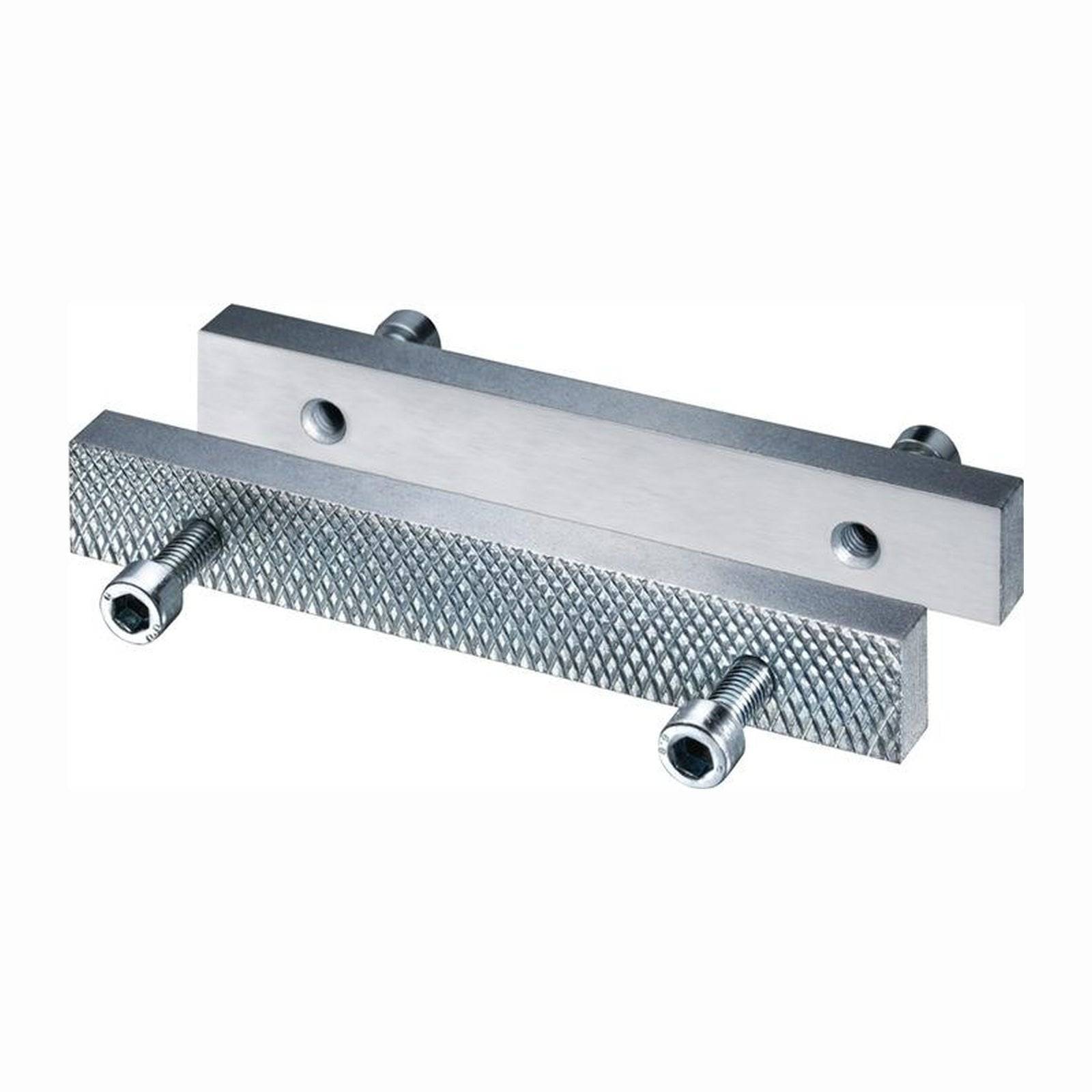 Zwei Metallverbindungsplatten, eine mit glatter Oberfläche und eine mit strukturierter Oberfläche, jeweils mit zwei Bolzen, konzipiert für strukturelle Montage.