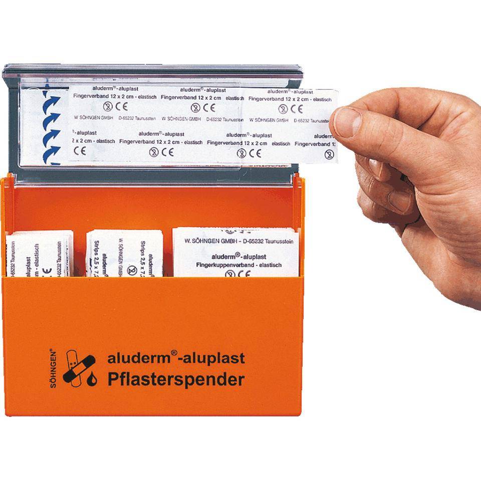 Hand öffnet einen orange 'aluderm-aluplast' Pflasterspender und zieht ein verpacktes Fingenpflaster heraus.