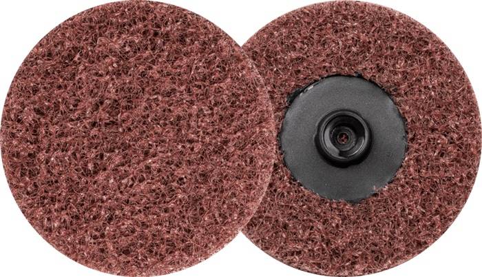 Zwei braune Schleifscheiben mit strukturierten Oberflächen, nebeneinander. Die rechte Scheibe zeigt ein zentrales Befestigungsloch auf ihrer schwarzen Rückseite.