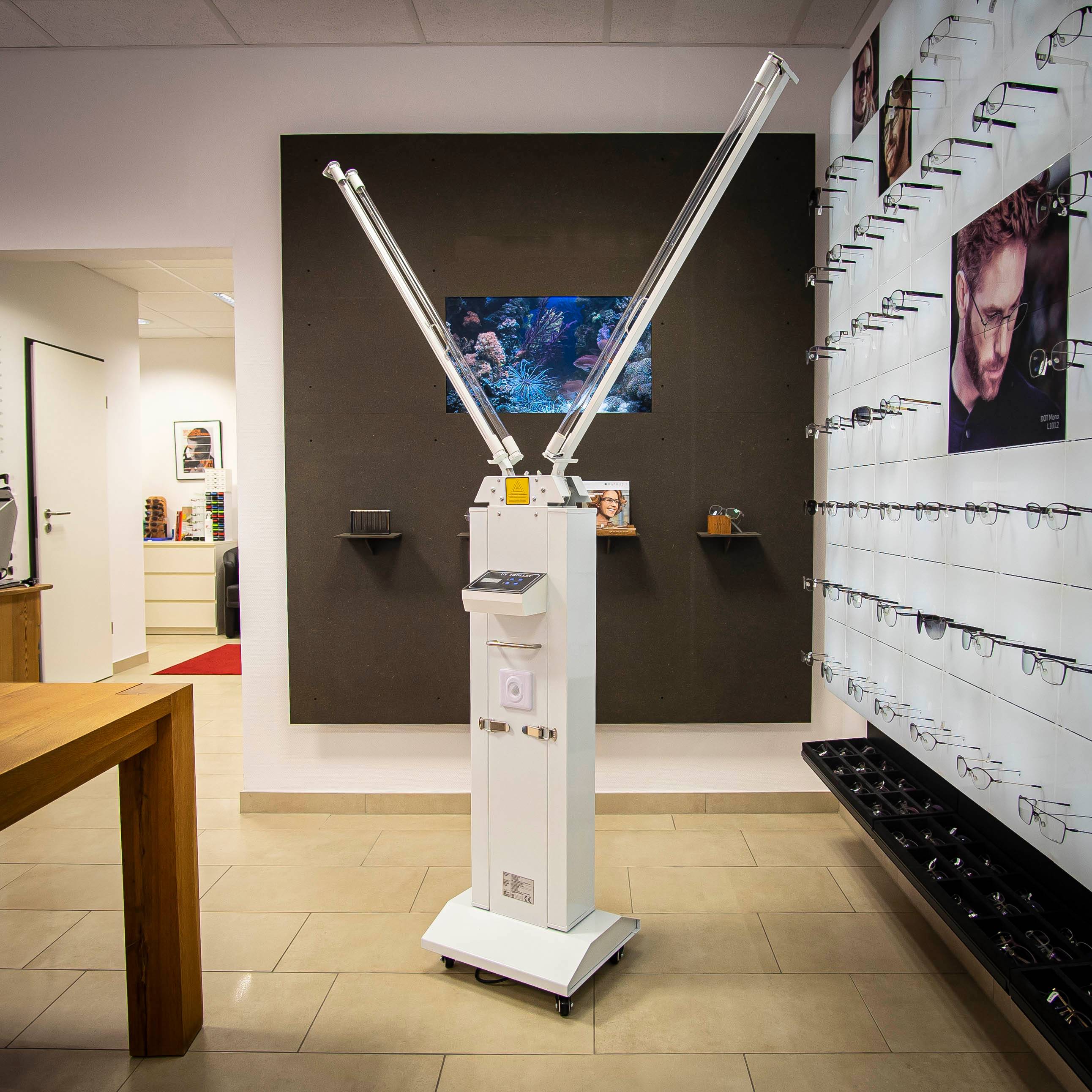 Good Connections® UV-C Desinfektionsstation 120W mit 4 Röhren für 60 m² Raumfläche