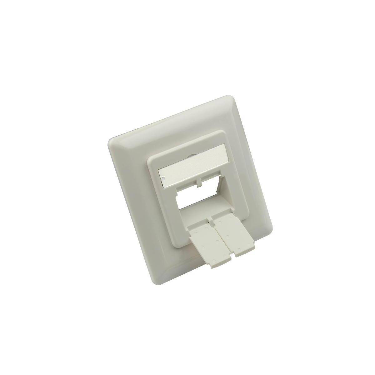 Weiße wandmontierte Ethernet-Netzwerkdose mit klappbarem Schutzdeckel auf schlicht weißem Hintergrund.