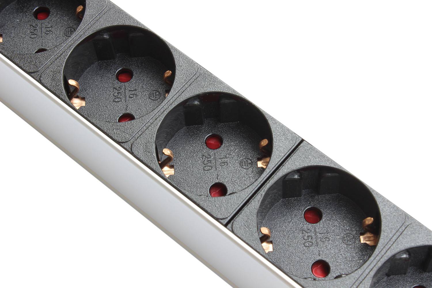 Kabelmeister® 19" Steckdosenleiste, 1HE, Schutzkontakt-Stecker an 8x Schutzkontakt-Buchse, ÜSS, Schalter