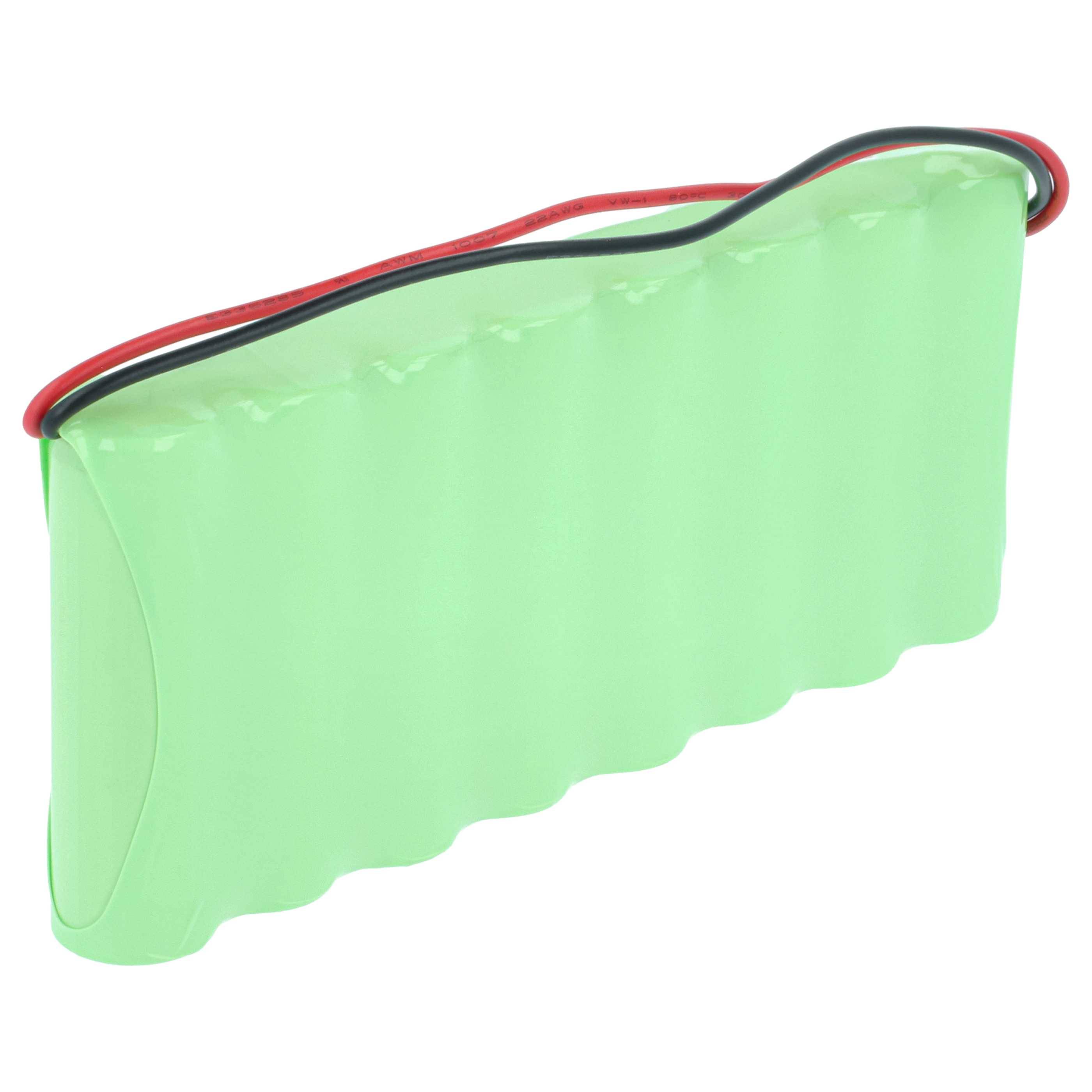 Ein grüner Batteriepacks mit roten und schwarzen Kabeln, der für elektronische Geräte verwendet wird und seine kompakte und zylindrische Struktur veranschaulicht.
