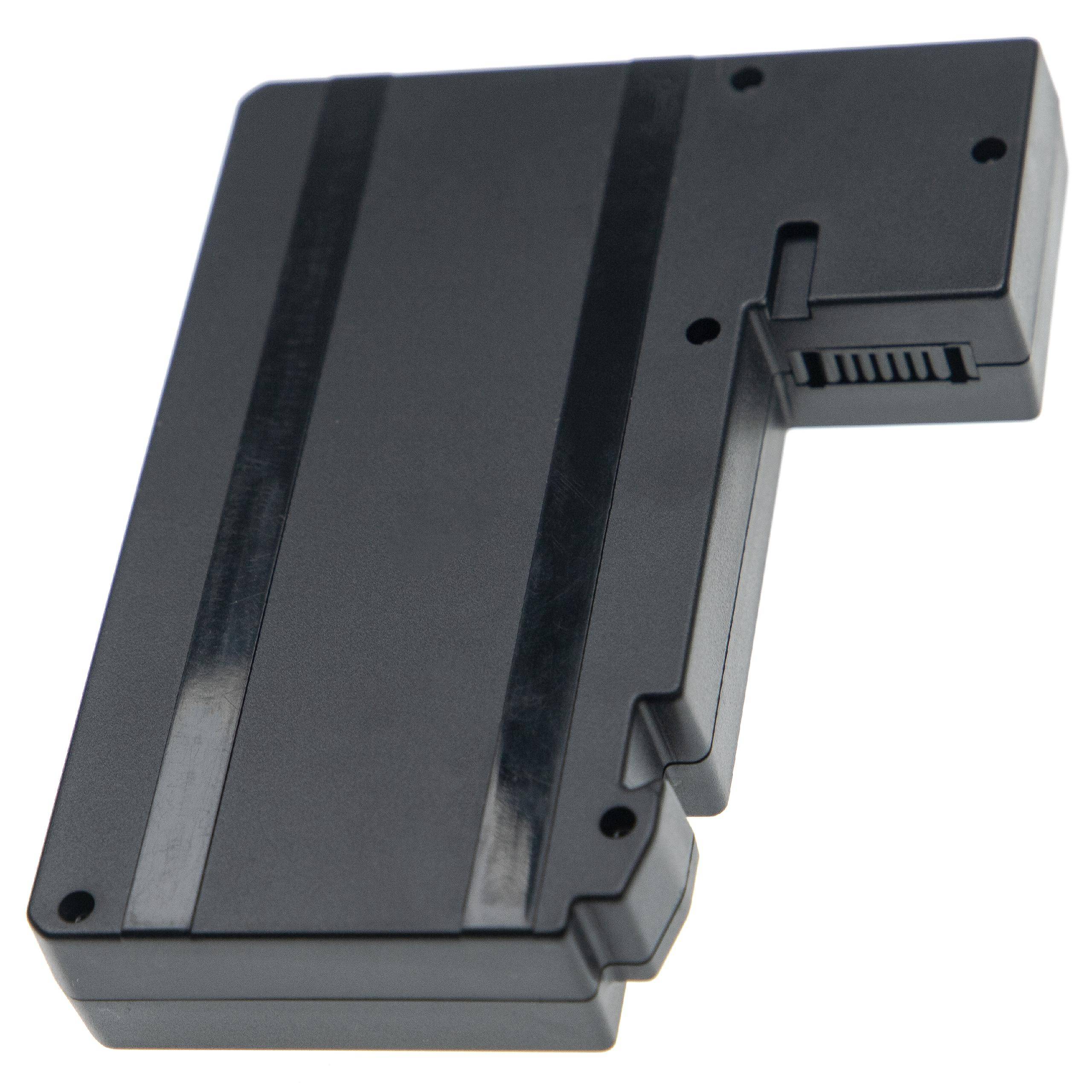 Schwarzes rechteckiges wiederaufladbares Batteriepack mit Stecker- und Rasterkontakten, isoliert auf weißem Hintergrund dargestellt.