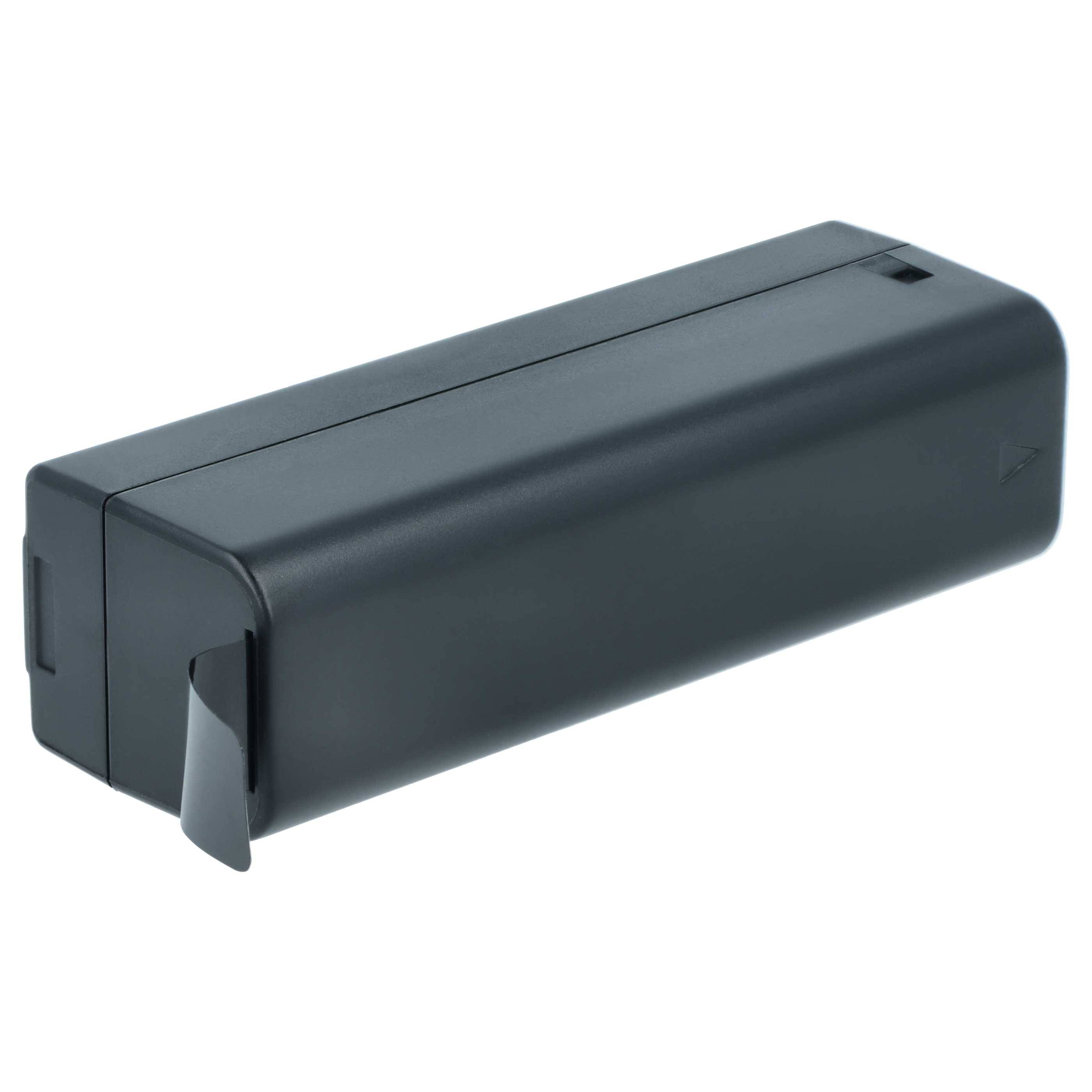 Eine schwarze, rechteckige Tonerkartusche mit hervorstehendem Düsenaufsatz, verwendet für Laserdrucker.