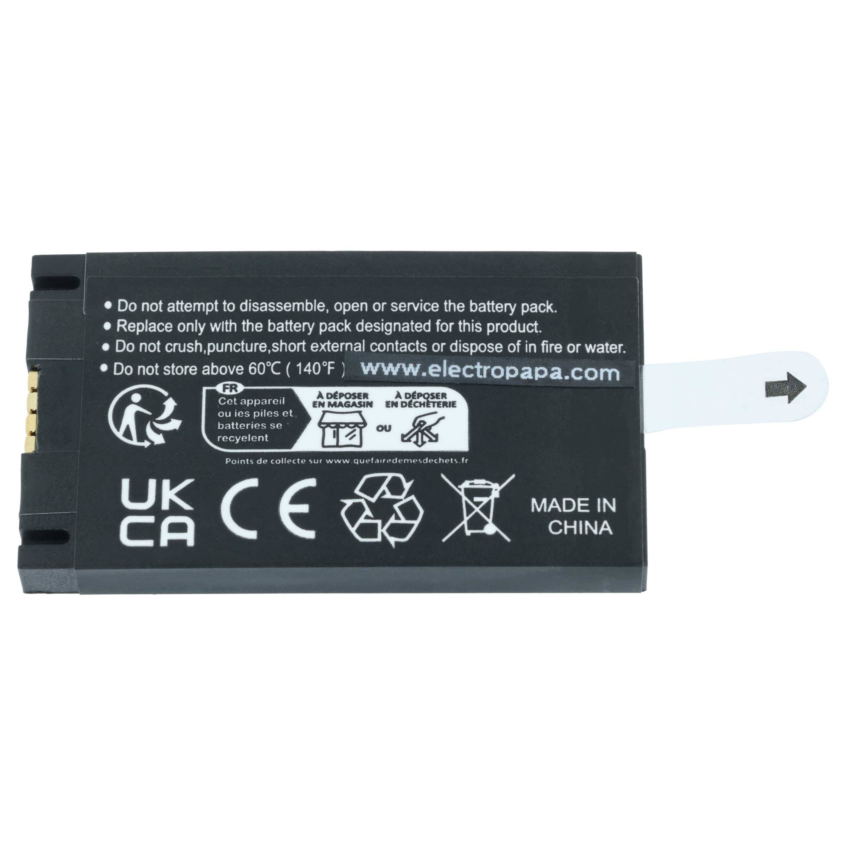 Eine rechteckige Batterie mit Warnhinweisen zur Demontage und Temperatur. Markierungen umfassen 'UK CA', 'CE', Recycling-Logo und 'Made in China'.