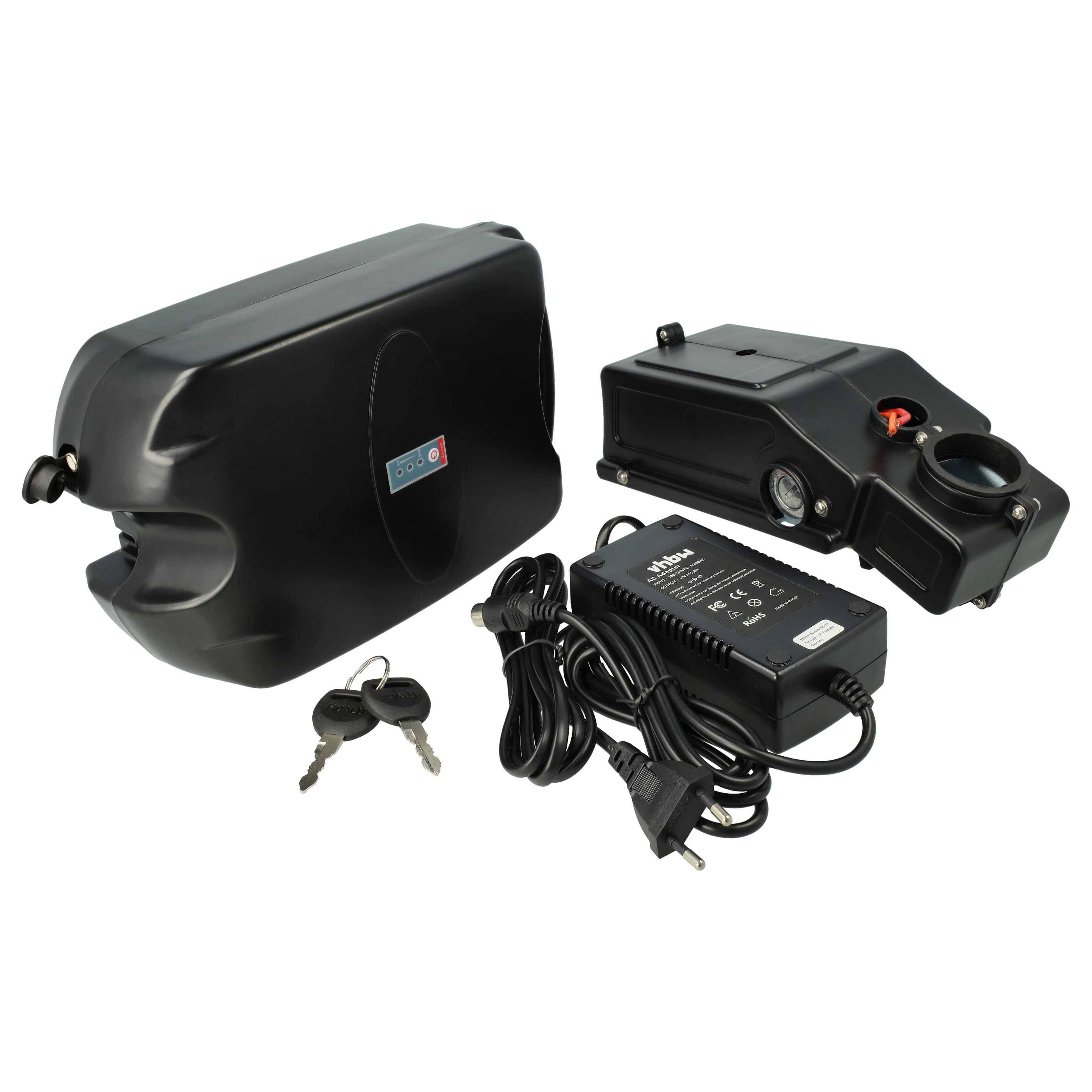 Elektrofahrrad-Batterie-Kit mit schwarzem Batteriepack, Ladegerät, Schlüsseln und Montagezubehör auf weißem Hintergrund.