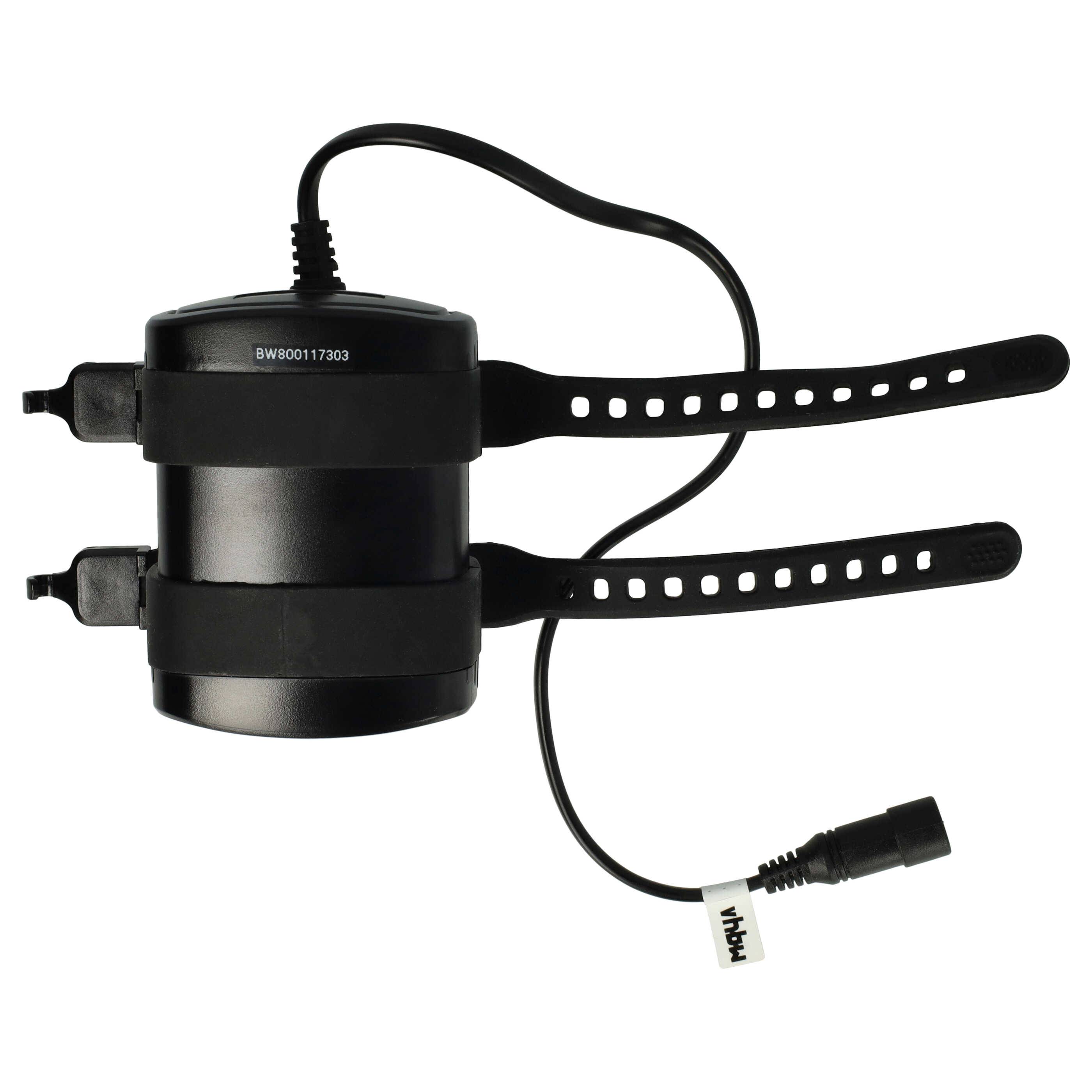 Schwarzes zylindrisches elektrisches Gerät mit zwei verstellbaren Riemenbefestigungen und einem Stromkabel mit Hohlstecker, auf weißem Hintergrund dargestellt.