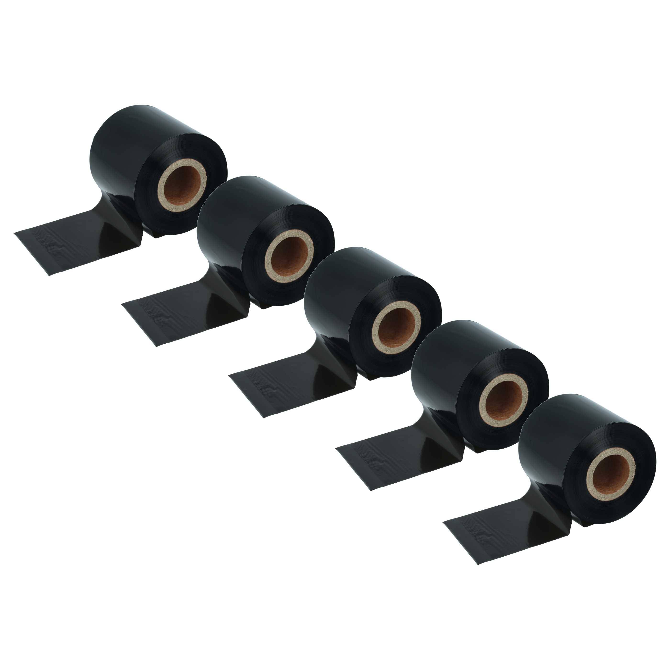 Fünf schwarze Rollen Klebeband, jede teilweise abgerollt, diagonal auf weißem Hintergrund angeordnet.