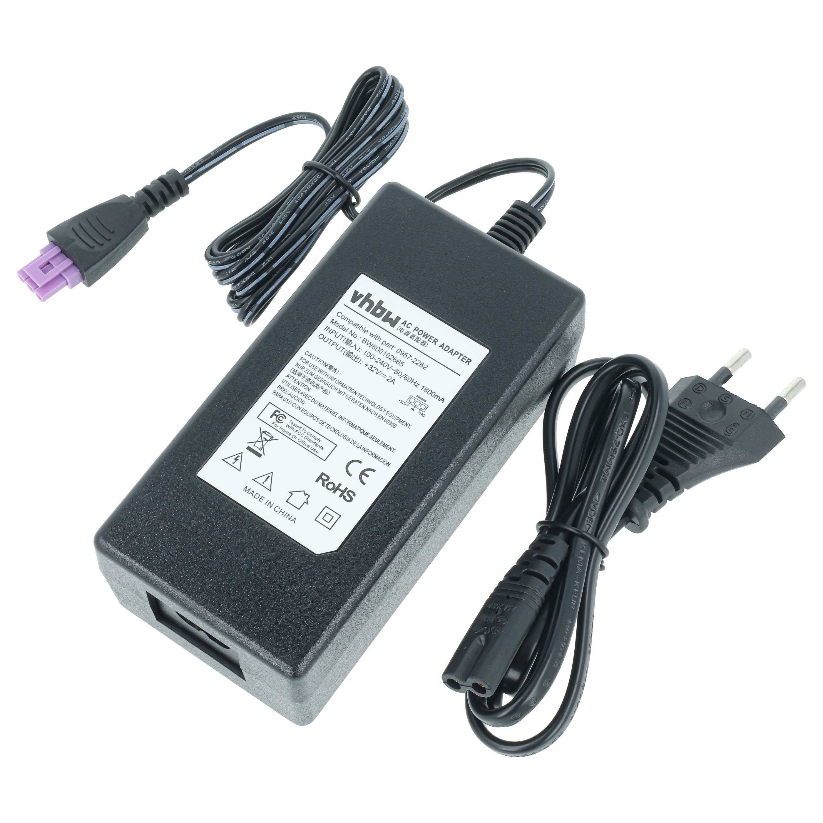Schwarzer Netzteil mit Kabeln, europäischem Stecker und violettem Anschluss auf weißem Hintergrund.