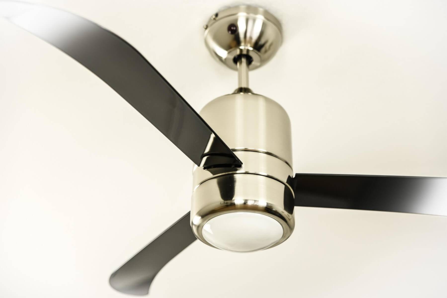 Deckenventilator Loft Schwarz 112 cm mit Licht