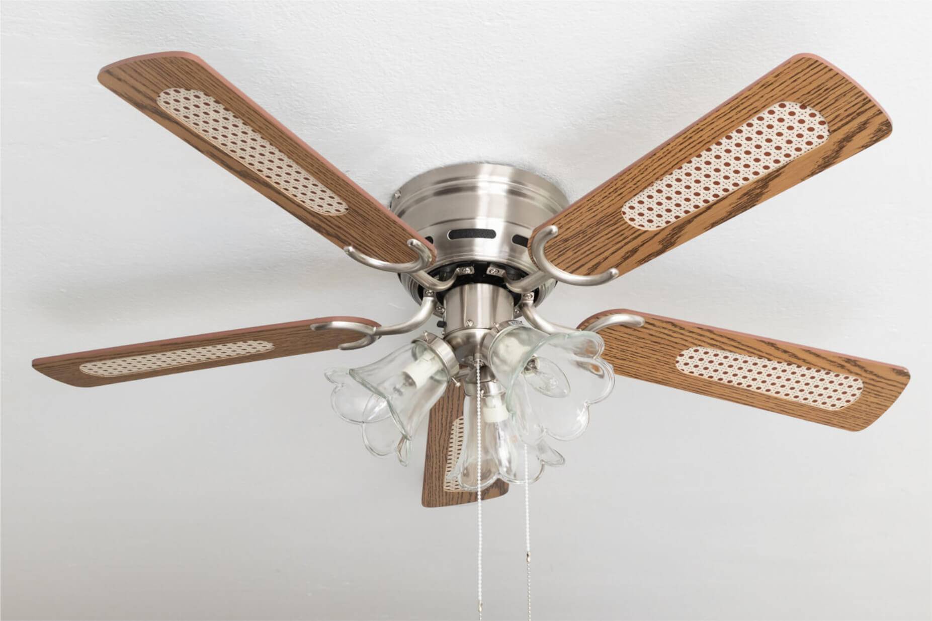 Deckenventilator Kisa Deluxe BN Eiche / Walnuss mit Licht
