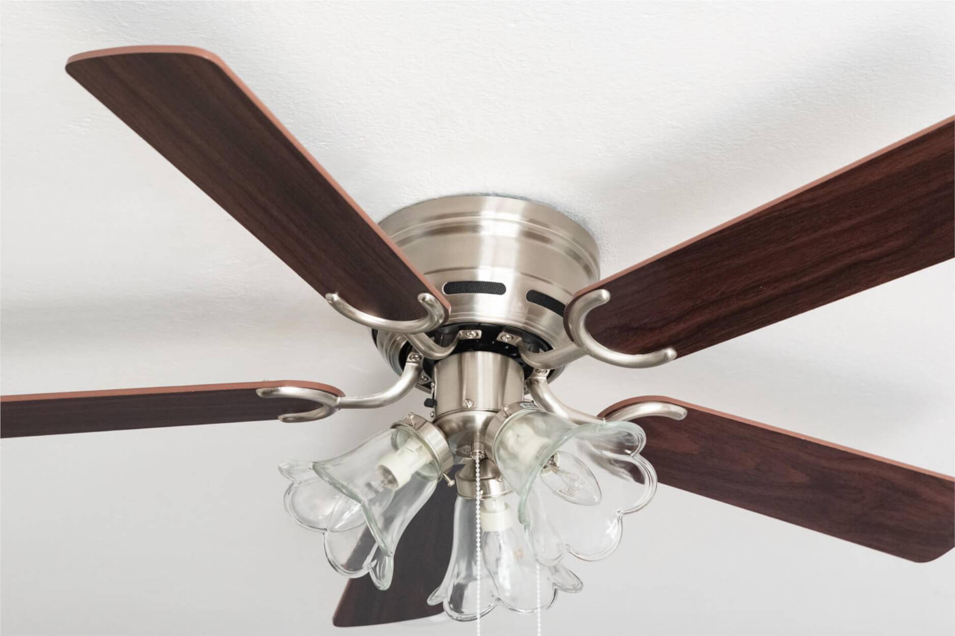 Deckenventilator Kisa Deluxe BN Eiche / Walnuss mit Licht