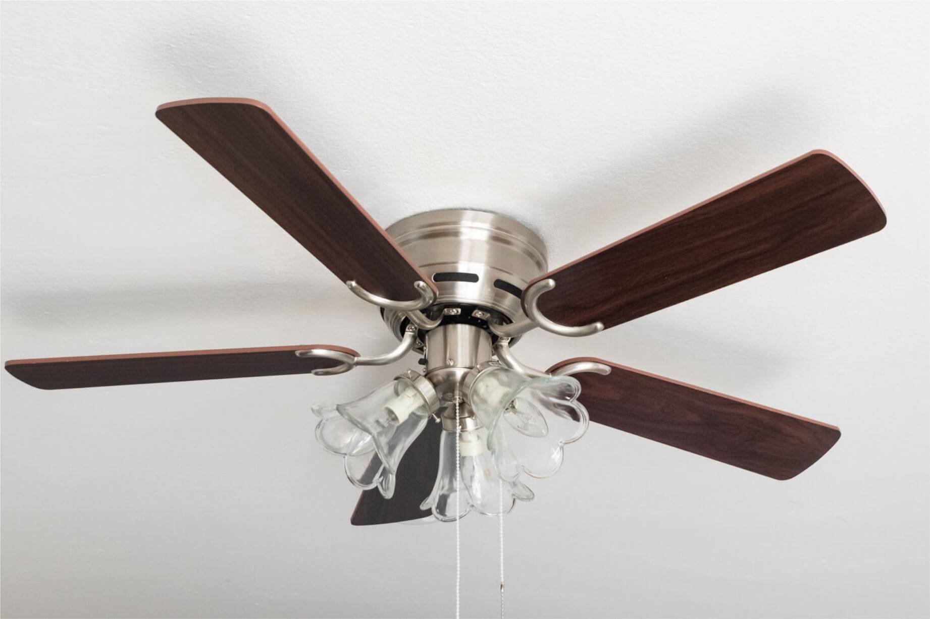 Deckenventilator Kisa Deluxe BN Eiche / Walnuss mit Licht