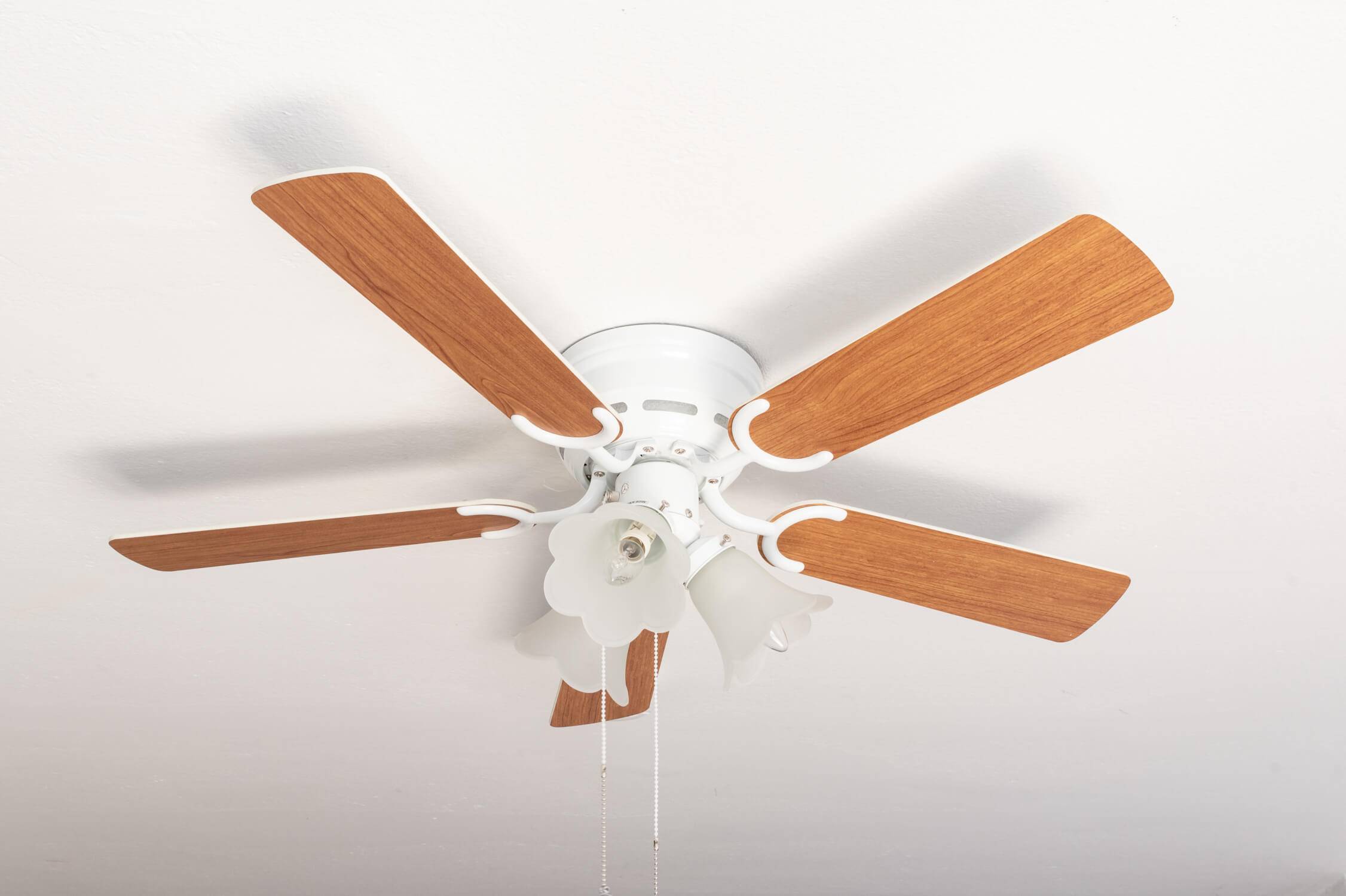 Deckenventilator Kisa Deluxe WE Weiß / Ahorn mit Licht