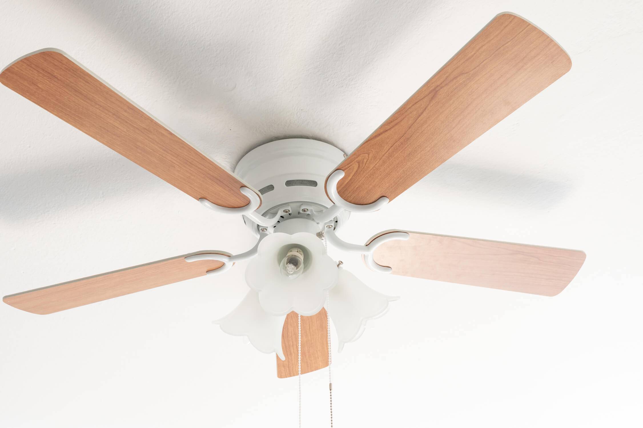 Deckenventilator Kisa Deluxe WE Weiß / Ahorn mit Licht