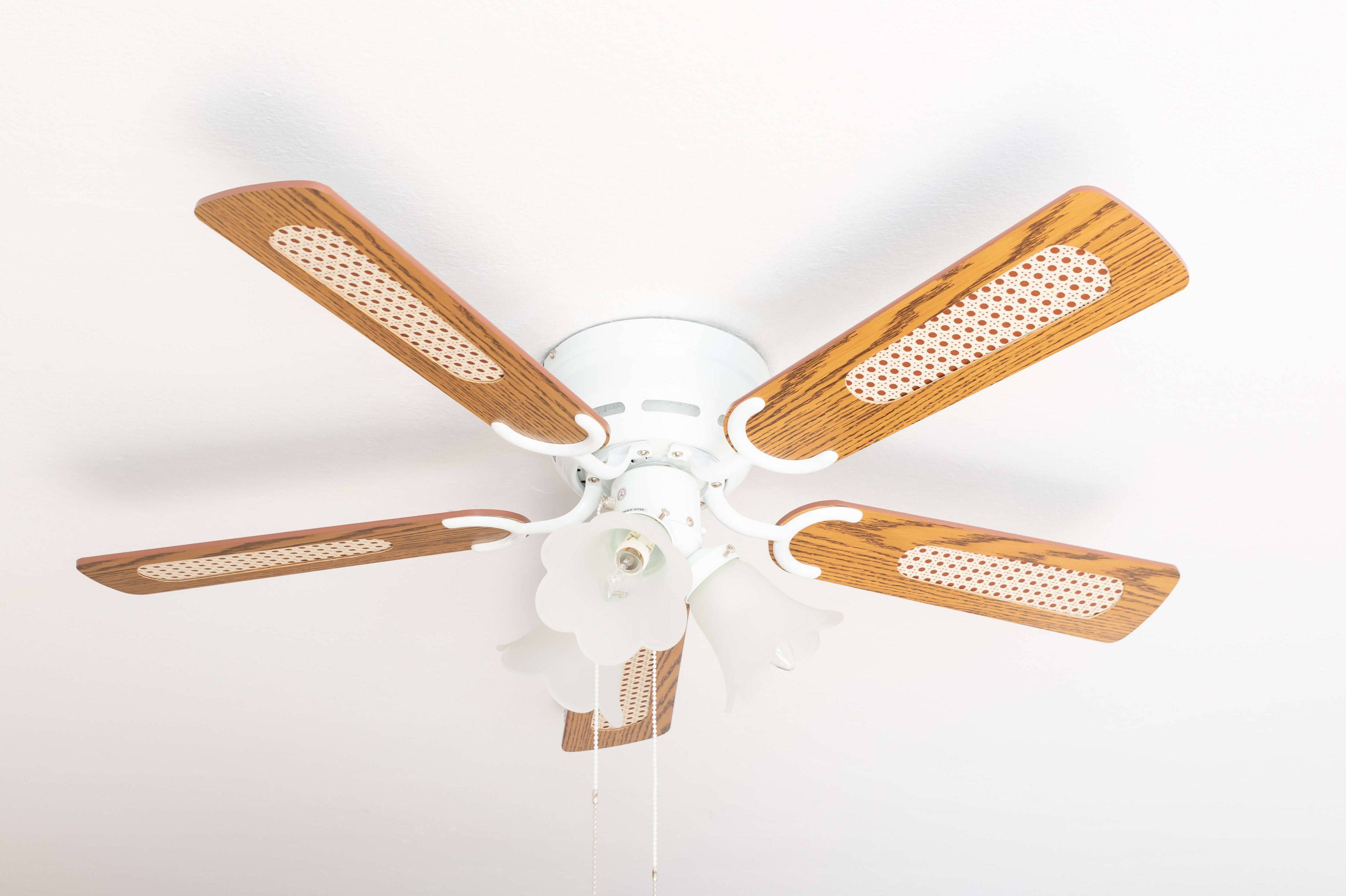 Deckenventilator Kisa Deluxe WE Eiche / Walnuss mit Licht