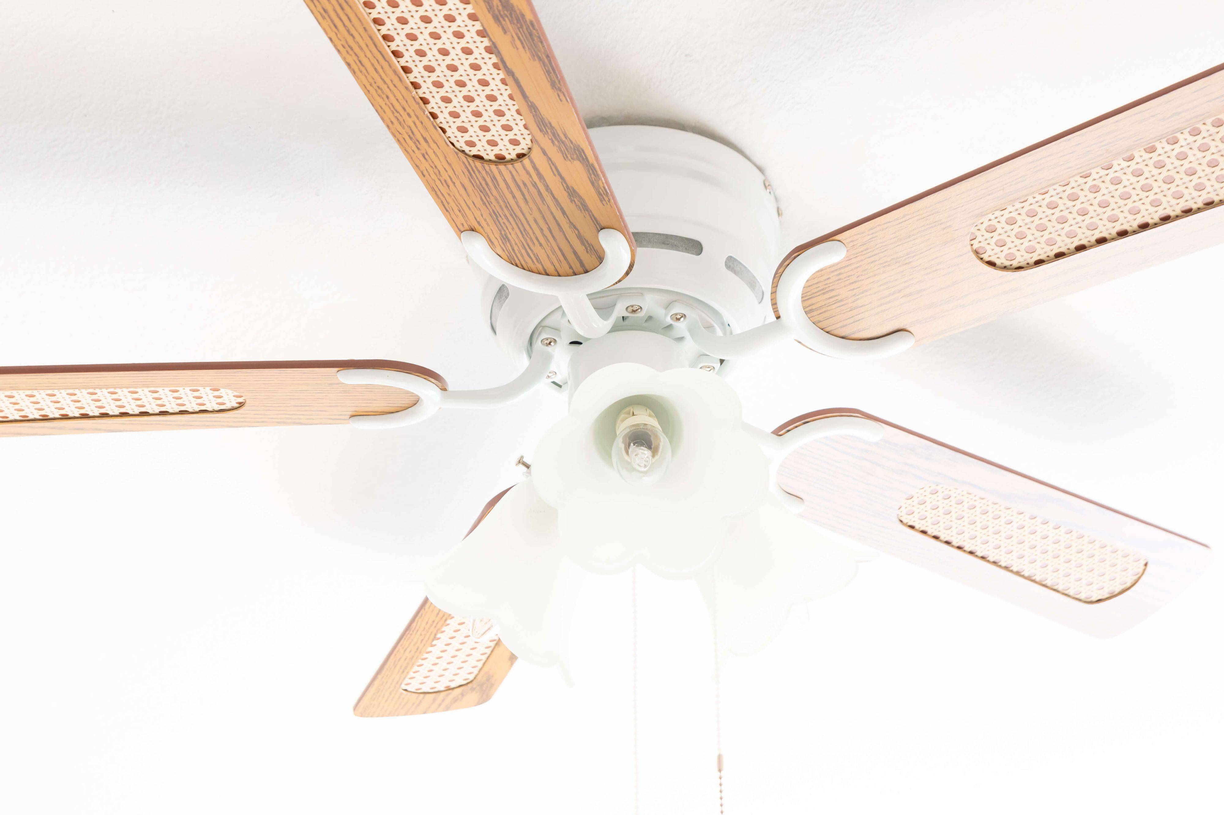 Deckenventilator Kisa Deluxe WE Eiche / Walnuss mit Licht