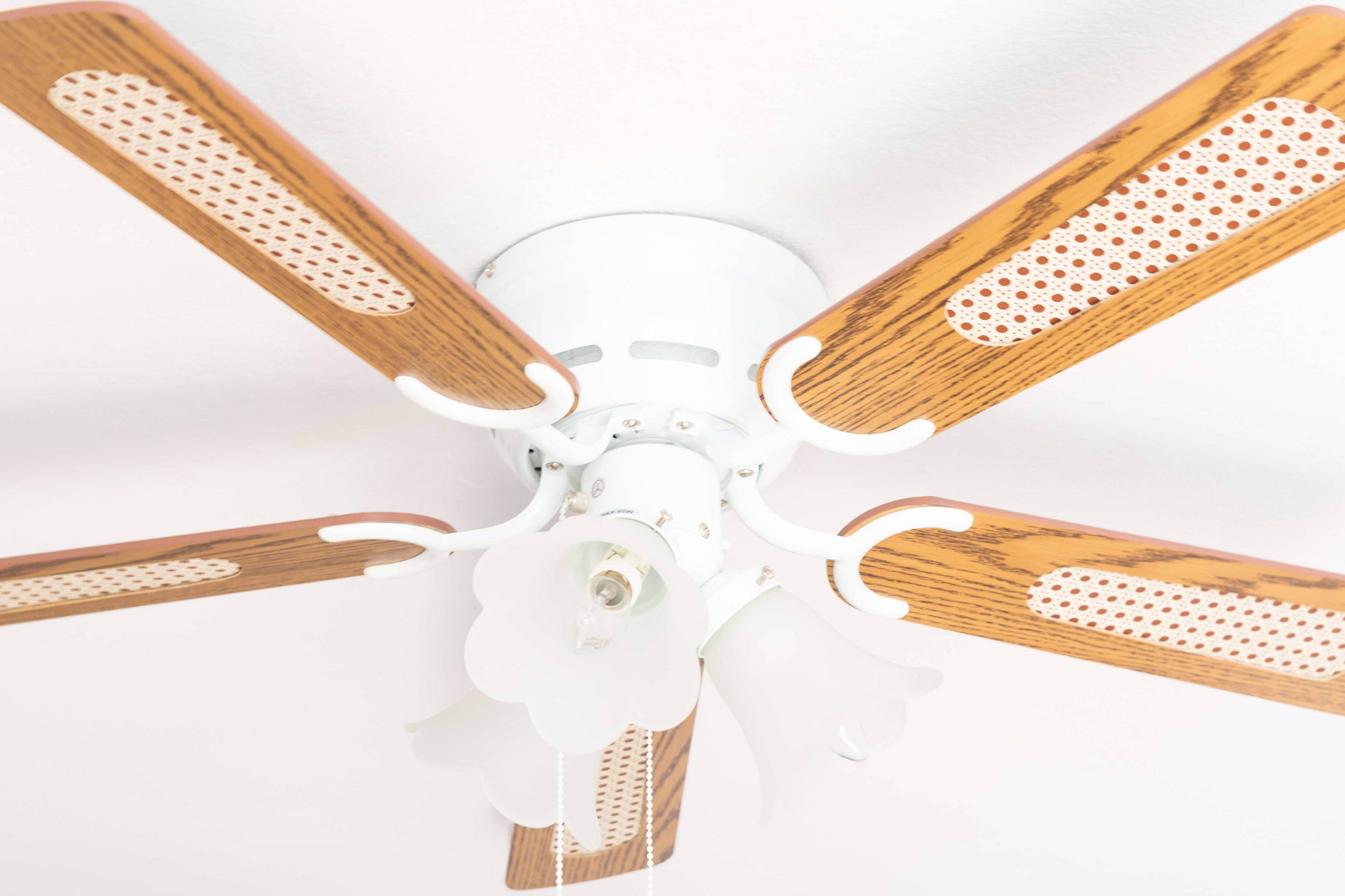 Deckenventilator Kisa Deluxe WE Eiche / Walnuss mit Licht