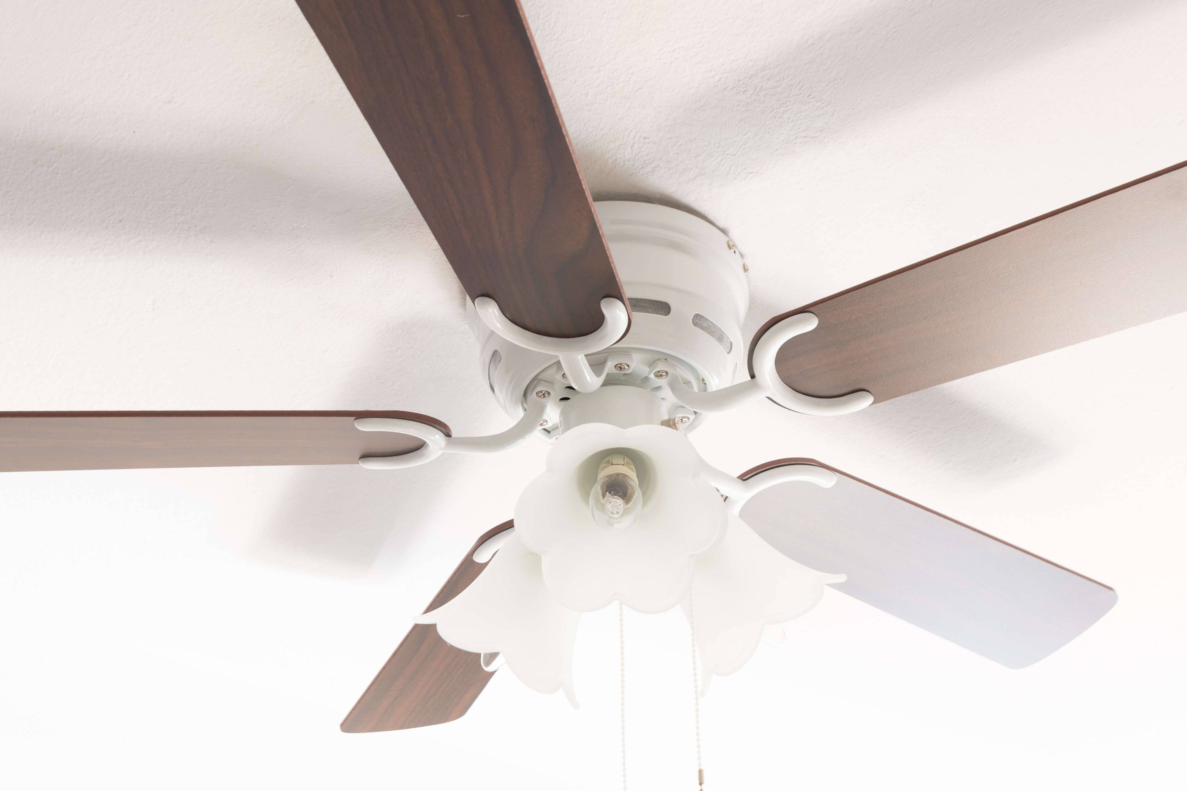 Deckenventilator Kisa Deluxe WE Rosenholz / Walnuss mit Licht