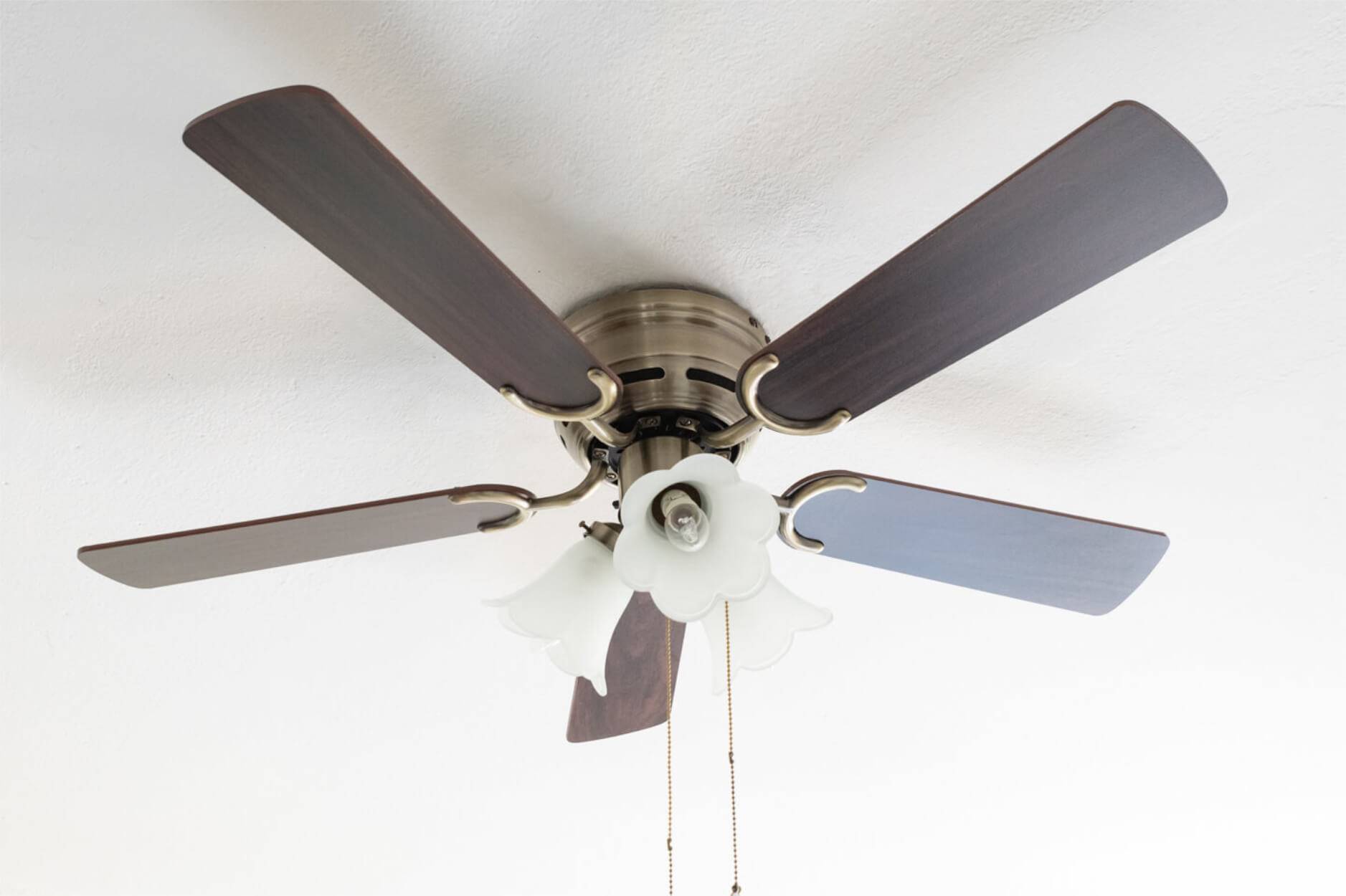Deckenventilator Kisa Deluxe MA Eiche / Walnuss mit Licht