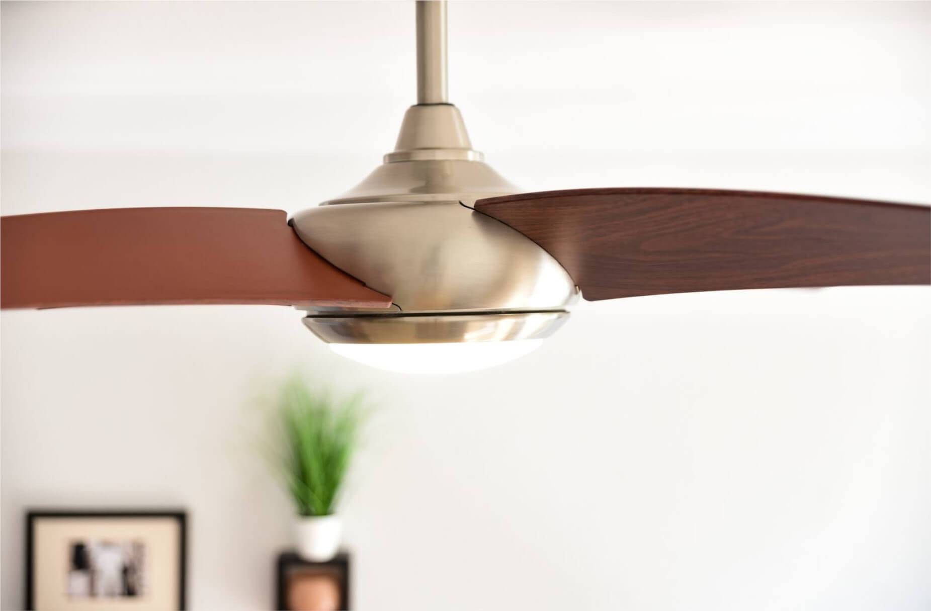 Deckenventilator Borealis Nussbaum mit LED Leuchte