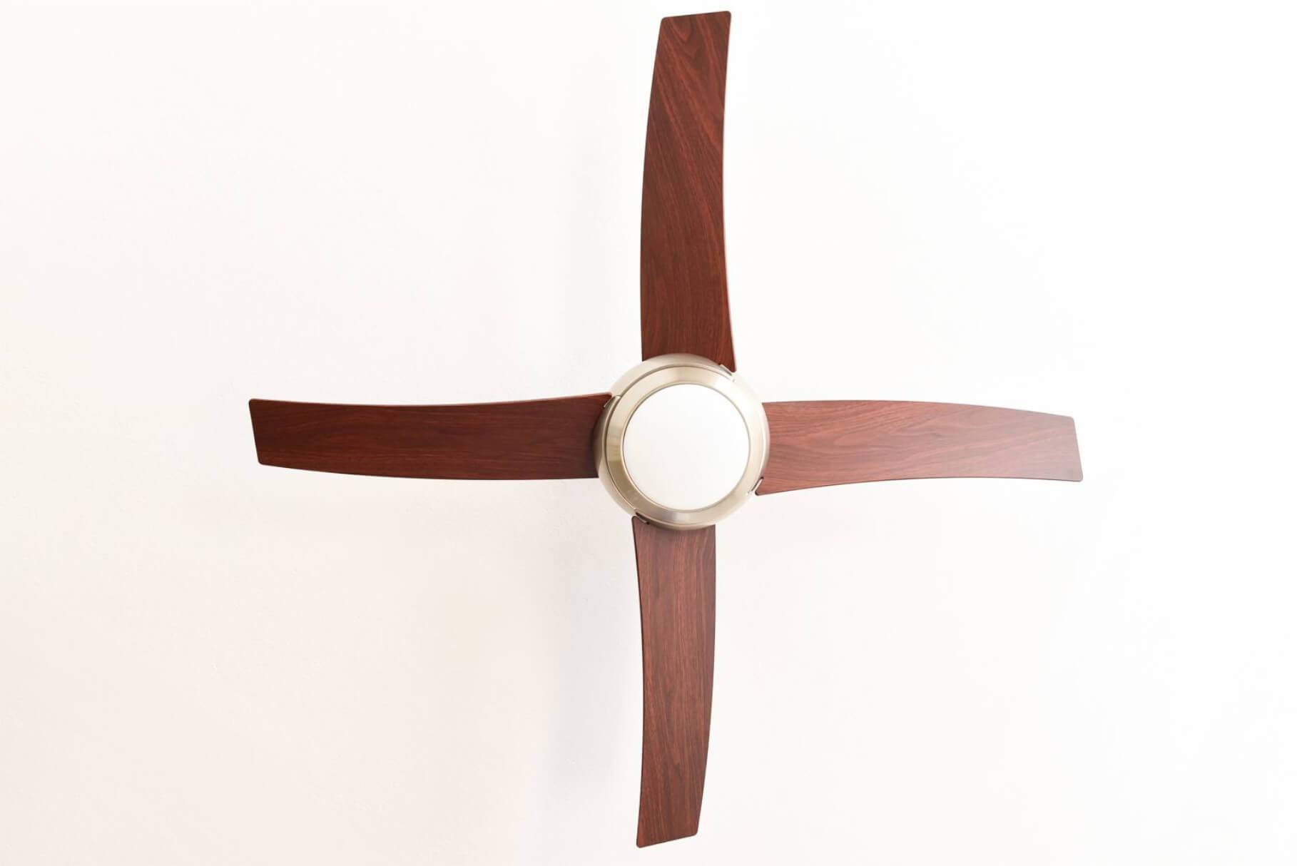 Deckenventilator Borealis Nussbaum mit LED Leuchte