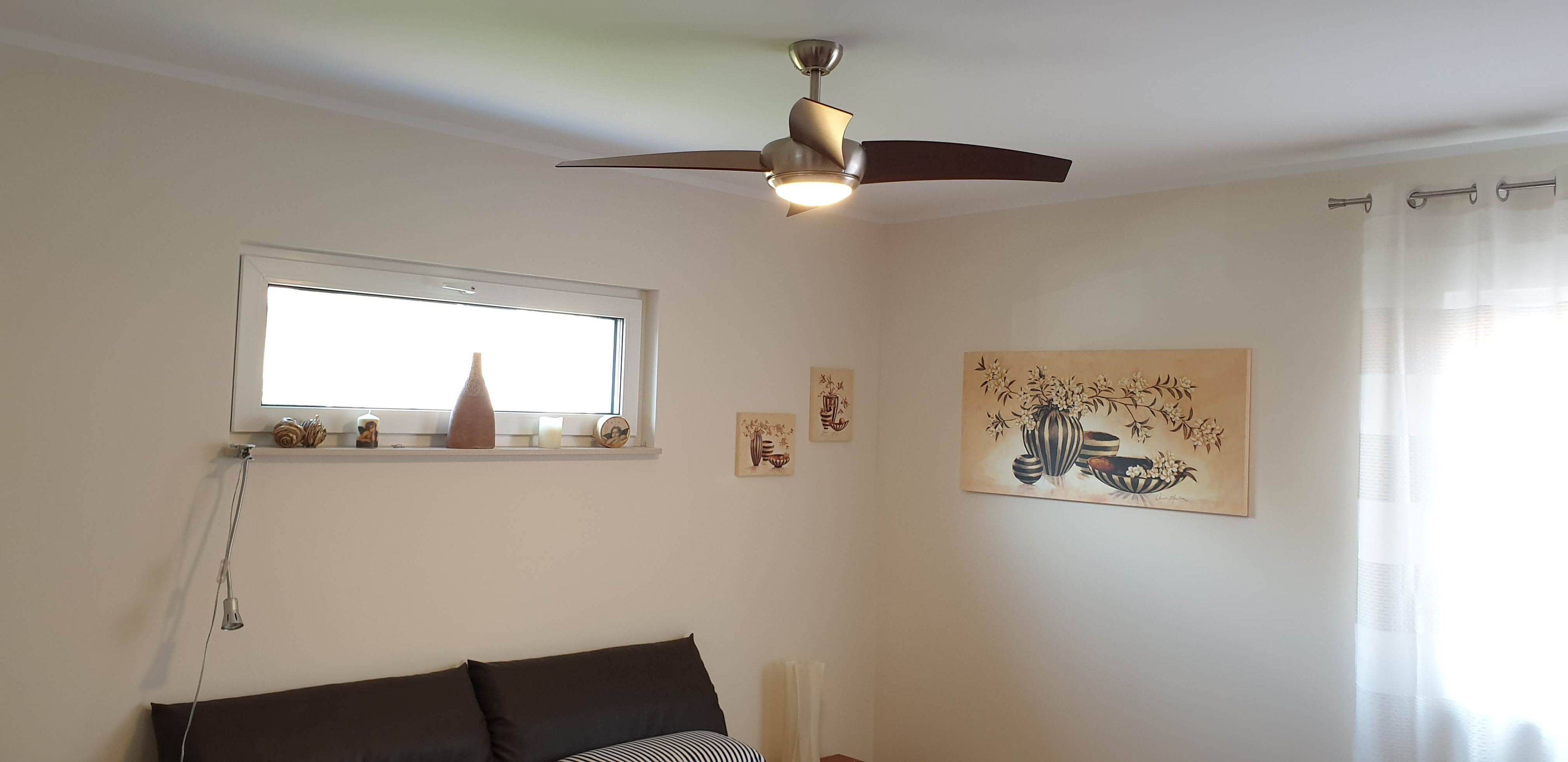 Deckenventilator Borealis Nussbaum mit LED Leuchte