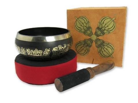 Geschenkset Doppeldorje mit schwarzer Klangschale (650 g) mit Ornamenten, Ring zum Aufstellen, Holz-/Lederklöppel Größere Klangschale (650 g) mit t