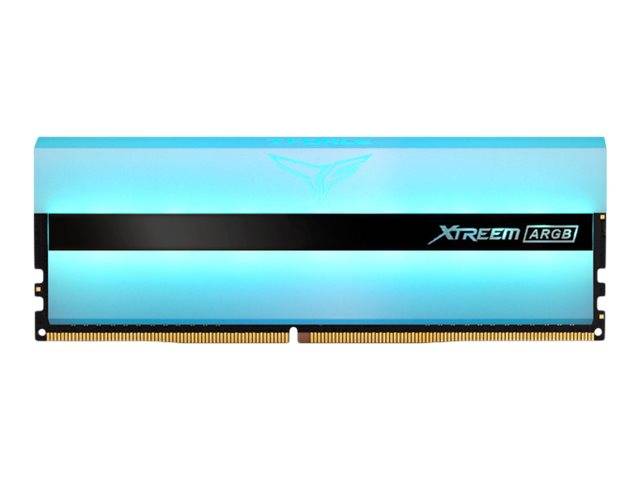 Ein blau beleuchtetes Xtreem ARGB Desktop-RAM-Modul, das vor weißem Hintergrund gezeigt wird.