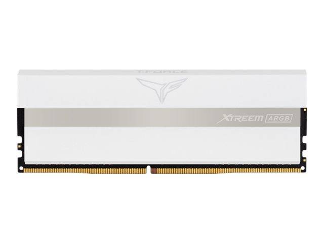 Weiß Xtreem ARGB Computerspeichermodul von vorne gezeigt, mit silbernem Akzentstreifen und goldenen Kontakten.