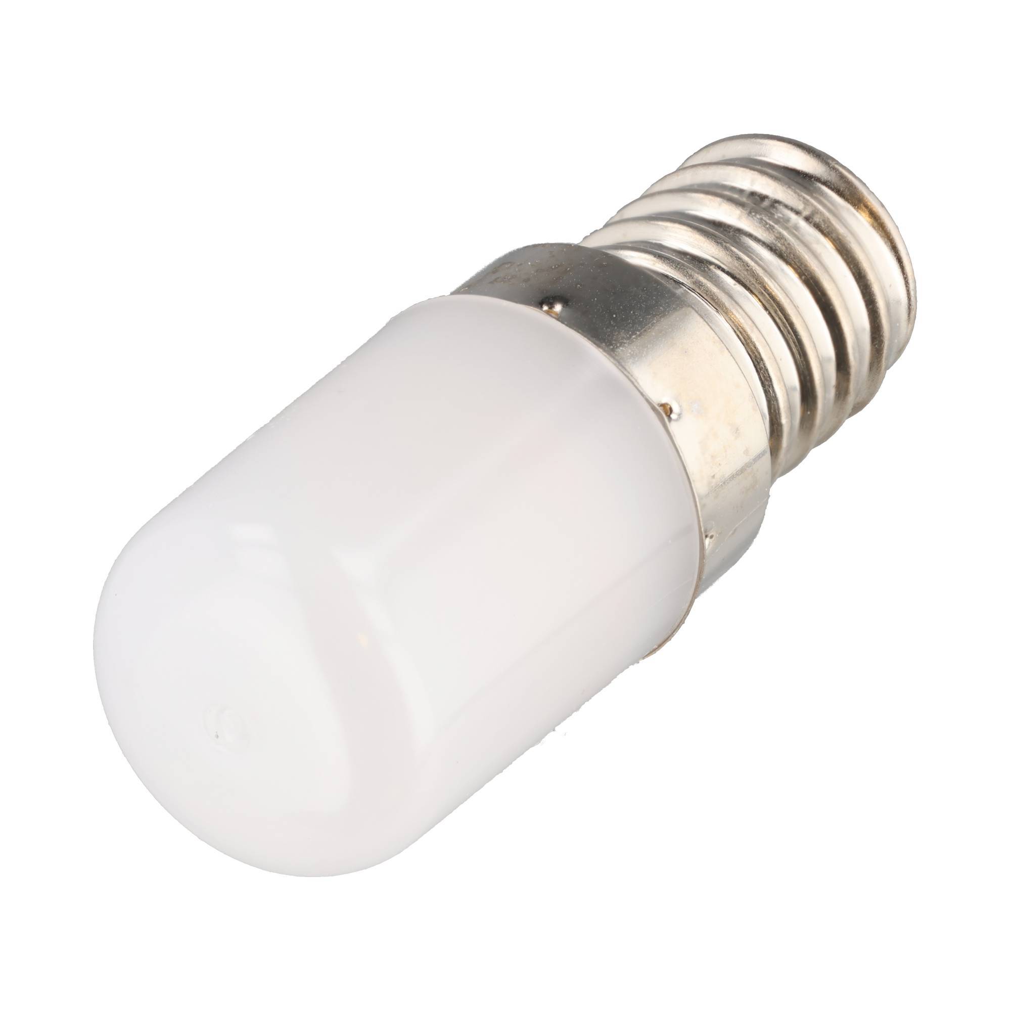 Kleine mattierte LED-Glühbirne mit metallischem Schraubgewinde auf weißem Hintergrund.