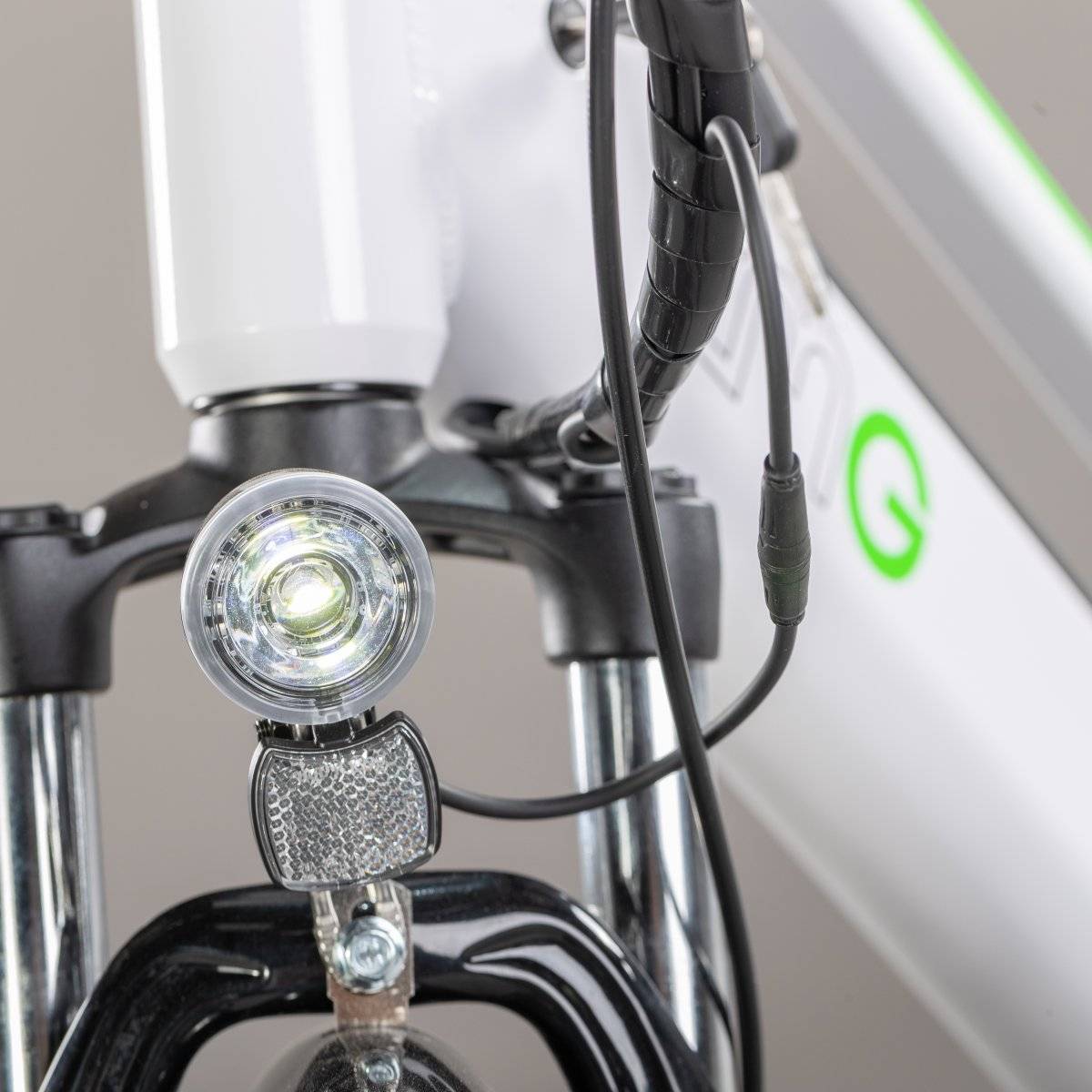 EMG QUEEN CITYBIKE 28" Aluminum Rahmen Batt. 10AH integriert Farbe weiß