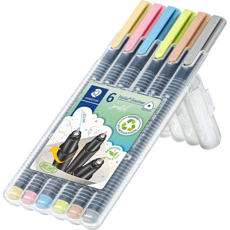 Packung mit sechs Pastellmarkern in einem durchsichtigen Kunststoffetui, diagonal auf weißem Hintergrund angeordnet.