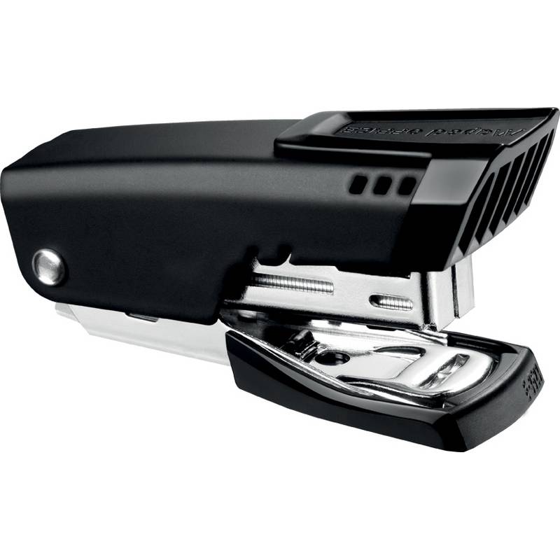 Eine schwarze und silberne Handstanze, geschlossen, mit sichtbarem Heftklammerlösehebekörper und metallenem Heftklammerfach.