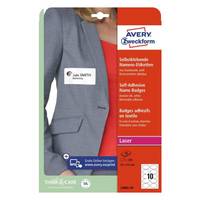 Avery Zweckform selbstklebende Namensschilder für Laserdrucker, auf der Verpackung mit einer Person dargestellt, die ein Schild trägt.