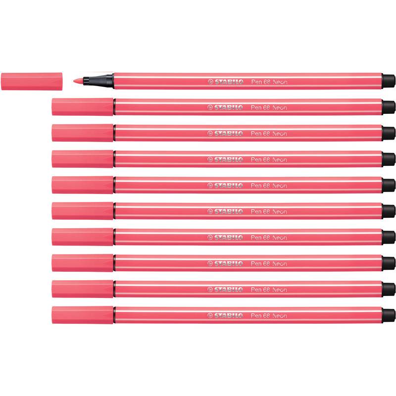 Zehn rosa STABILO Pen 68 Neon Filzstifte, einer ohne Kappe, um die Spitze zu zeigen, in einer Reihe auf weißem Hintergrund angeordnet.