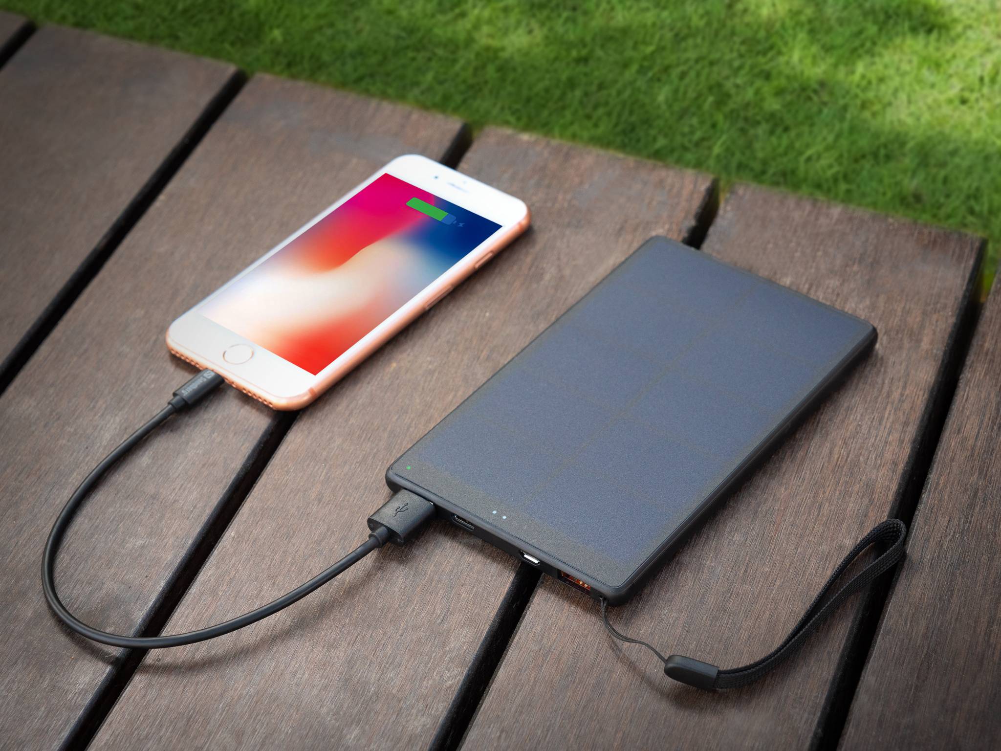 Sandberg Urban Solar Powerbank 10000 - Solar-Powerbank - 10000 mAh - 37 Wh - 18 Watt - 3 A - QC 3.0 (2 x USB, USB-C)