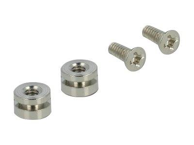 Zwei silberne Schraub- und Abstandshalter-Hardware-Sets, angezeigt auf weißem Hintergrund.